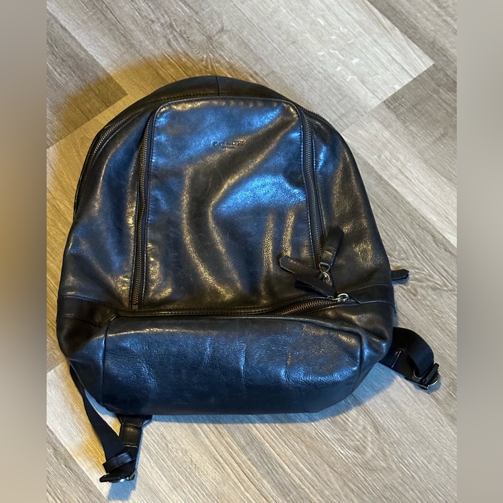 Coach Black Leather Backpack Sleek Design